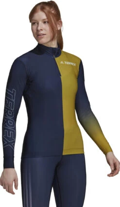 Adidas Terrex Terrex Agravic XC Race Top 15 Adidas Terrex Terrex Agravic XC Race Top -Ski Ausrüstungs Laden HH9177 6 APPAREL On Model Walking View white